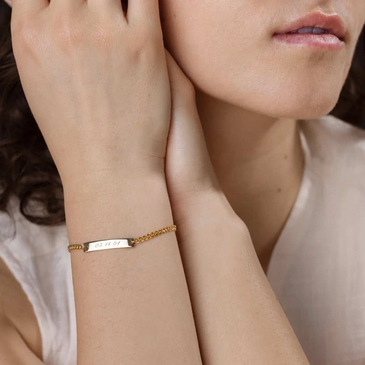 Engravable Curb Chain Bar Bracelet